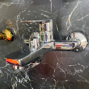 Gümüş Banyo Bataryası Kare Büyük Tasarım Krom Duş Musluğu Banyo Armatür