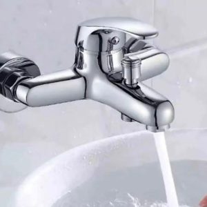 Gümüş Banyo Bataryası Kare Tasarım Gümüş Renk Banyo Musluğu Pirinç Malzeme Büyük Model 5 Yıl Garantili